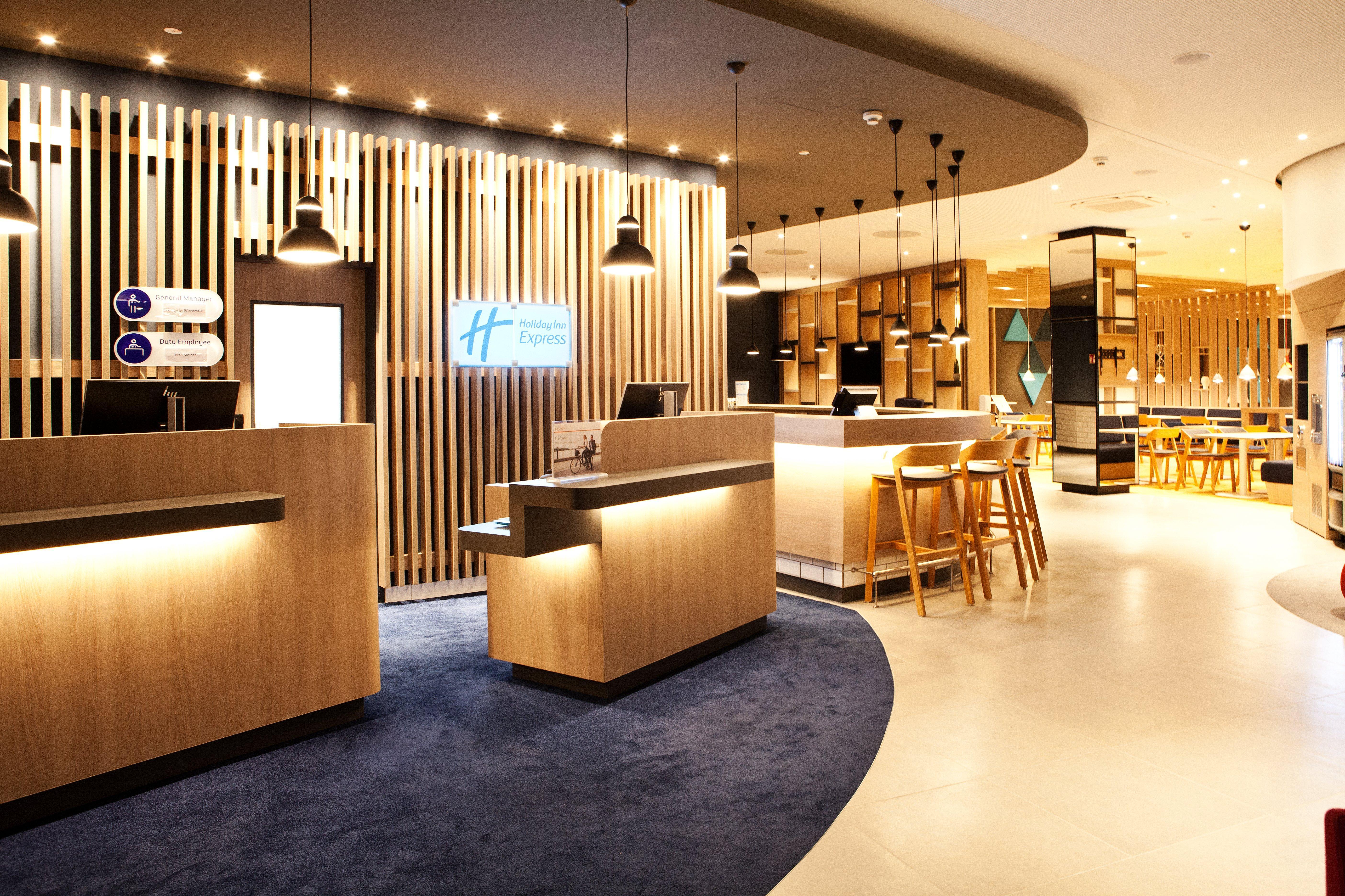 Holiday Inn Express - Goeppingen By Ihg מראה חיצוני תמונה