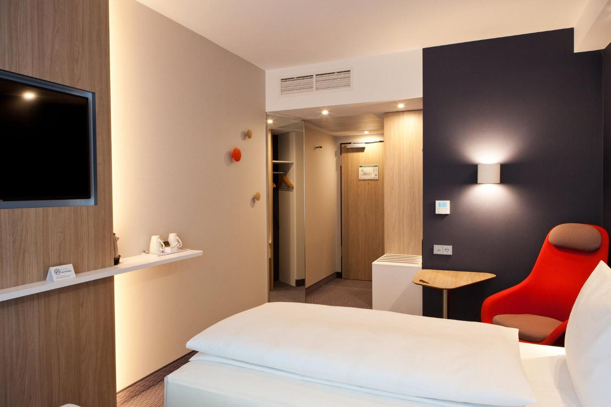 Holiday Inn Express - Goeppingen By Ihg מראה חיצוני תמונה