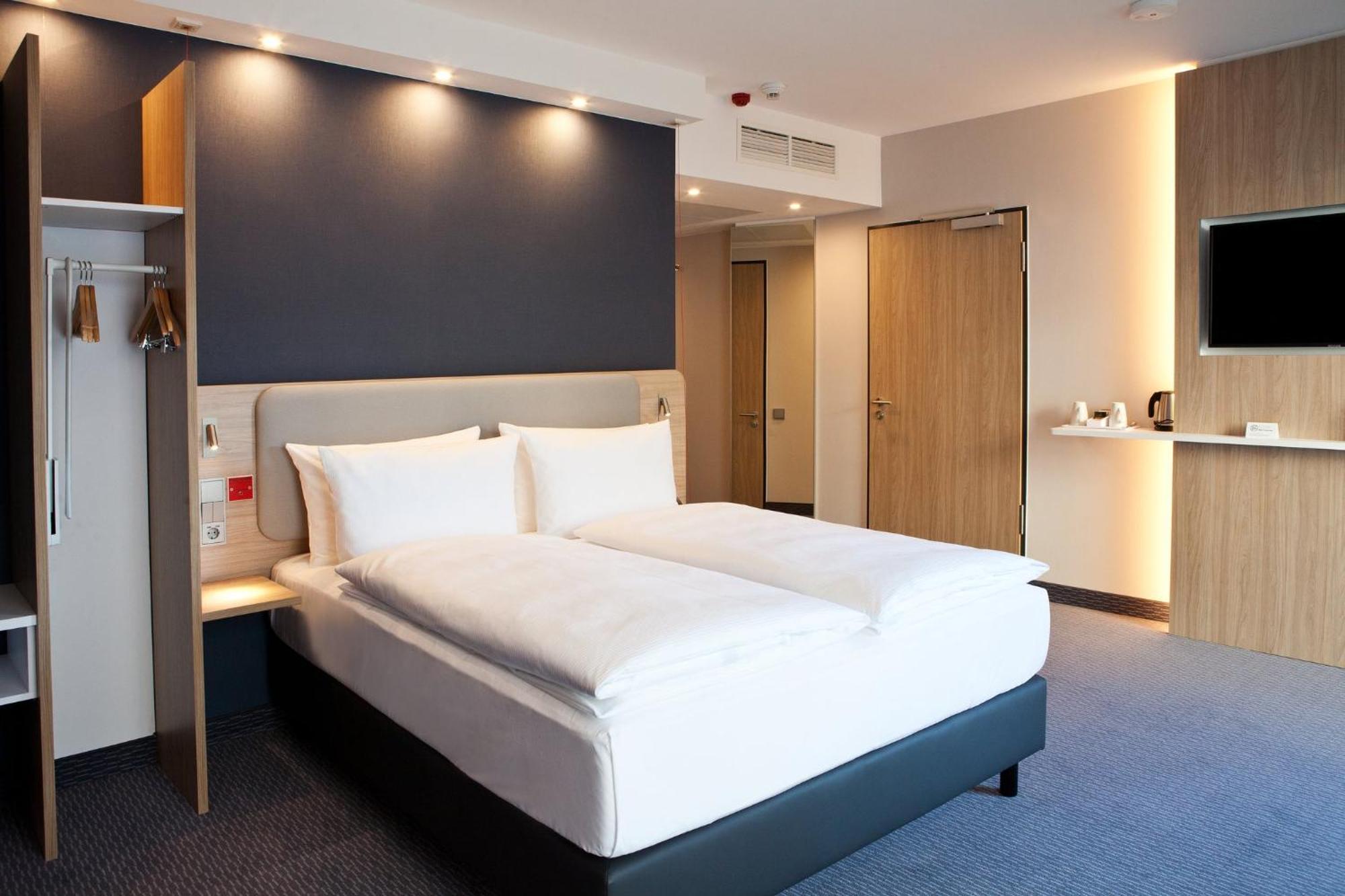 Holiday Inn Express - Goeppingen By Ihg מראה חיצוני תמונה