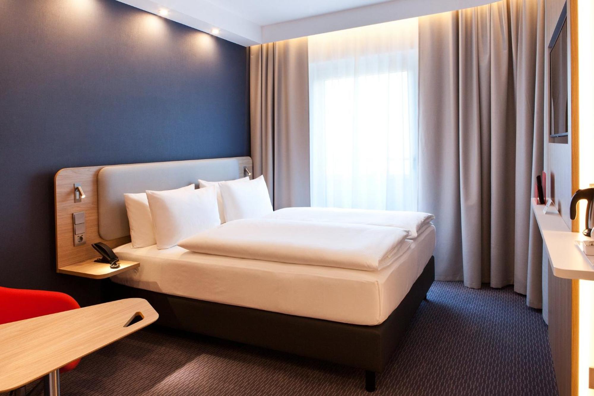 Holiday Inn Express - Goeppingen By Ihg מראה חיצוני תמונה