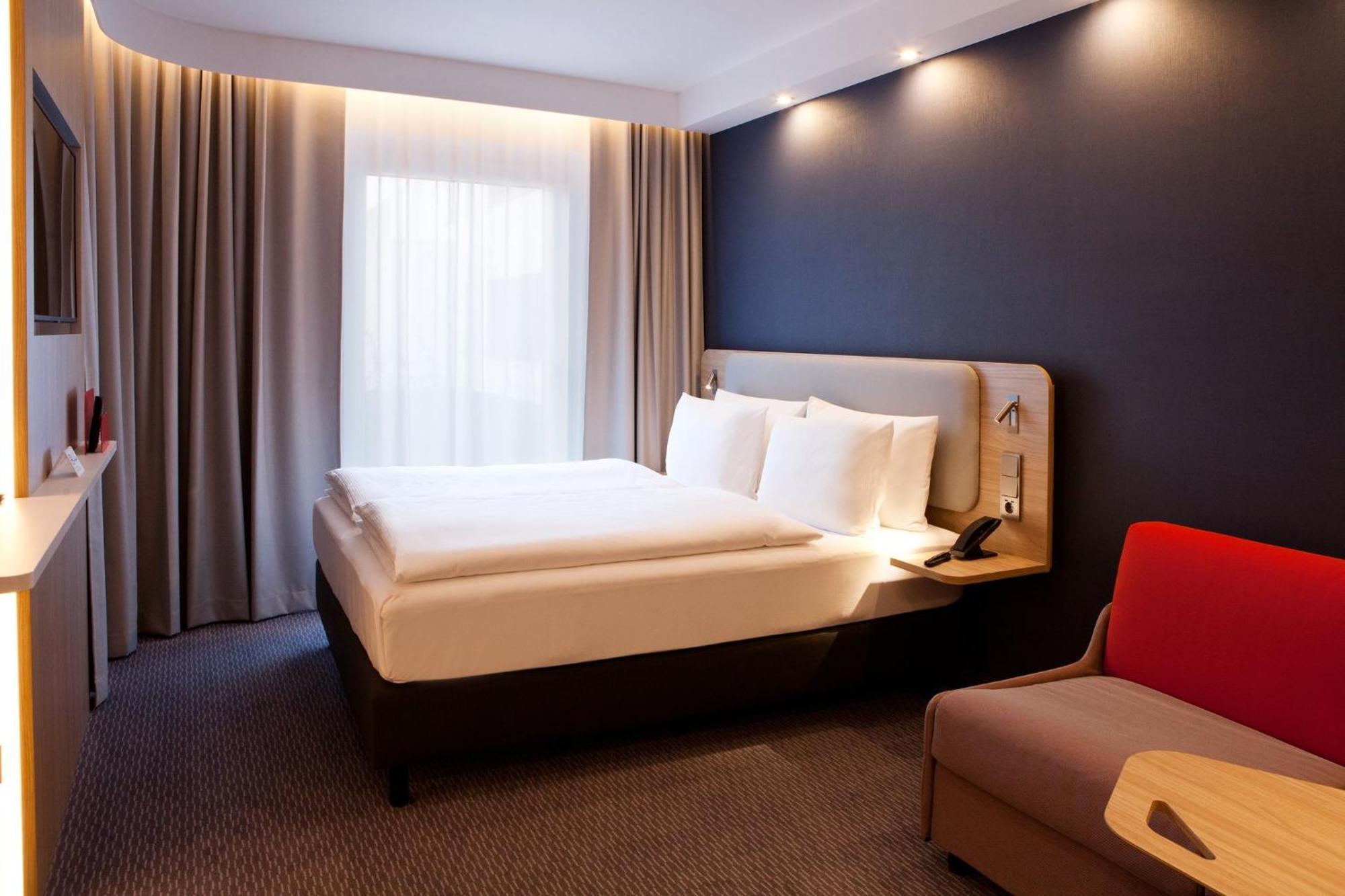 Holiday Inn Express - Goeppingen By Ihg מראה חיצוני תמונה