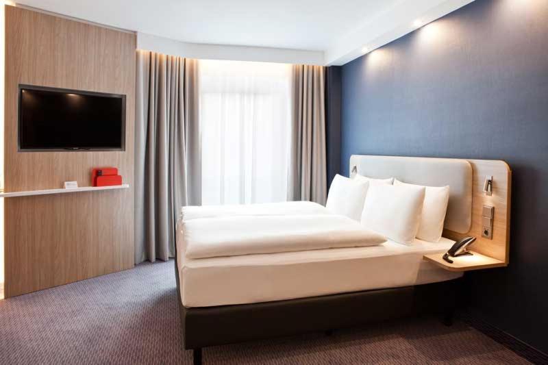 Holiday Inn Express - Goeppingen By Ihg מראה חיצוני תמונה